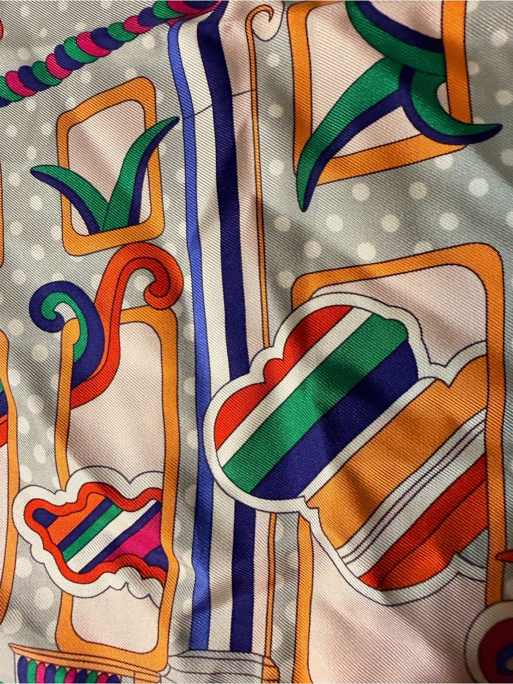 Hermès Faubourg Rainbow Gavroche 45 Scarf w/original tags in like new condition - Picture 9 of 13